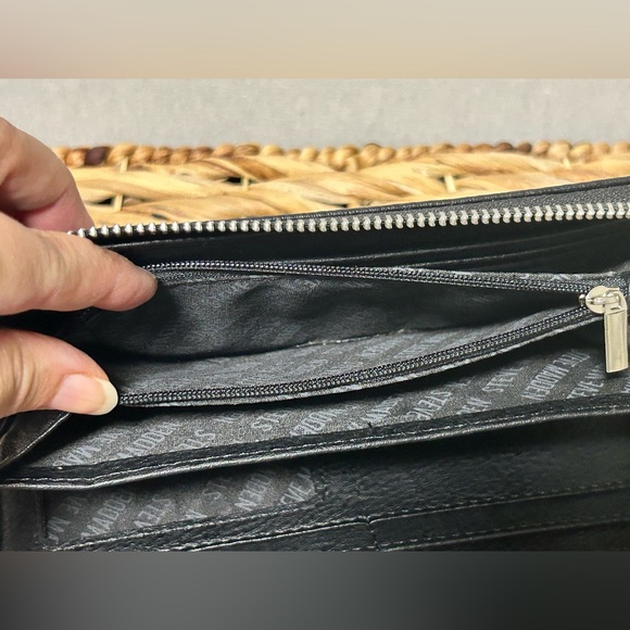 Steve Madden Zip Around Wallet Wrislet Black - Picture 6 of 12
